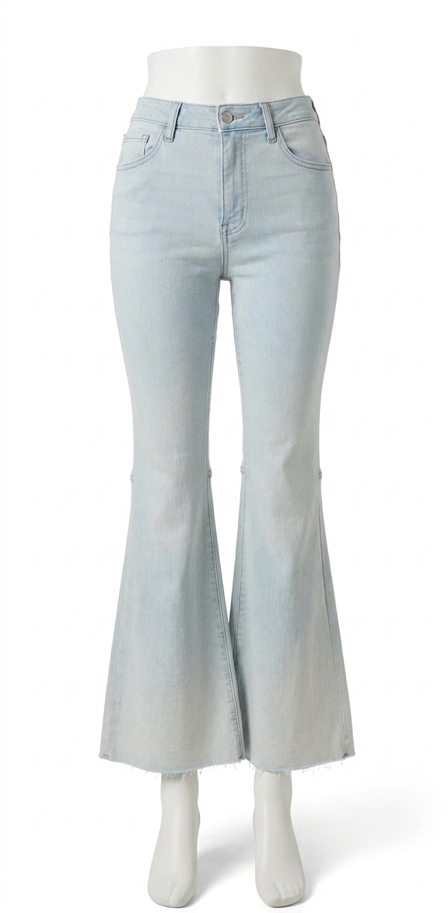 NEW FREE PEOPLE youthquake crop flare jeans in bleach out